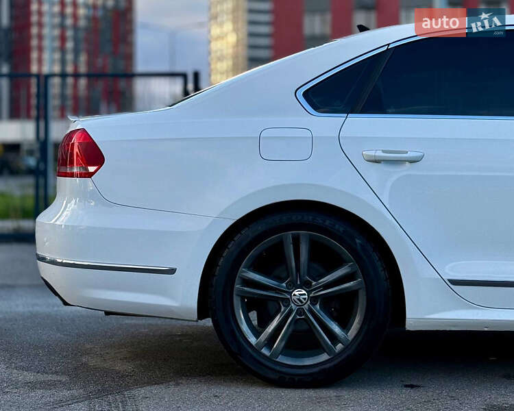 Седан Volkswagen Passat 2012 в Киеве