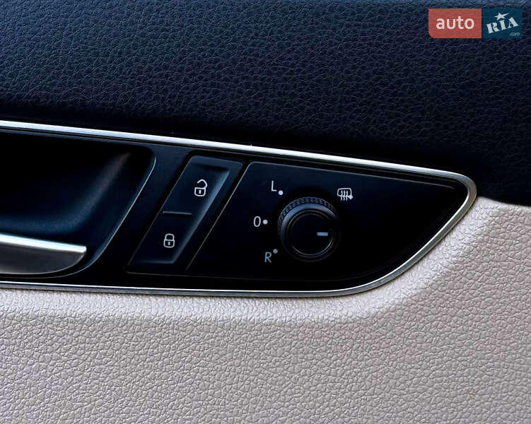 Седан Volkswagen Passat 2012 в Киеве