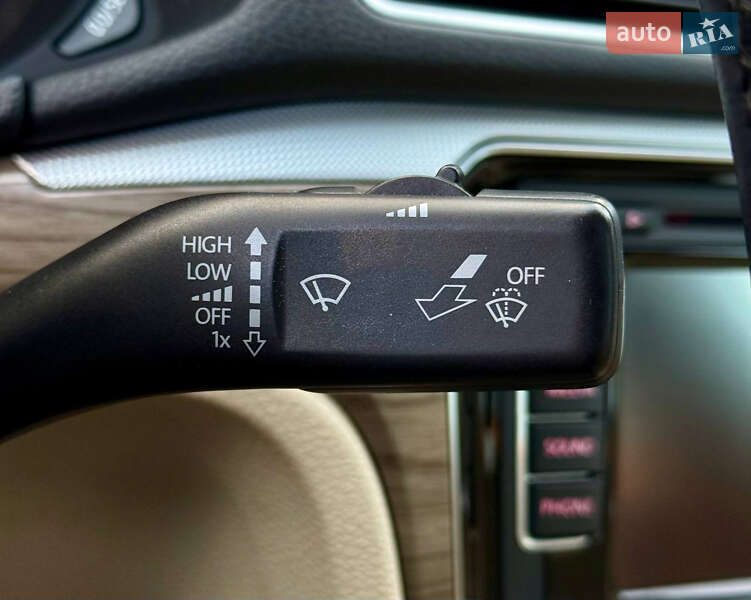 Седан Volkswagen Passat 2012 в Киеве