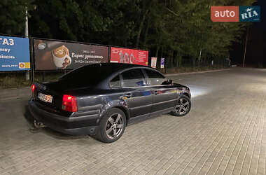 Седан Volkswagen Passat 1996 в Днепре