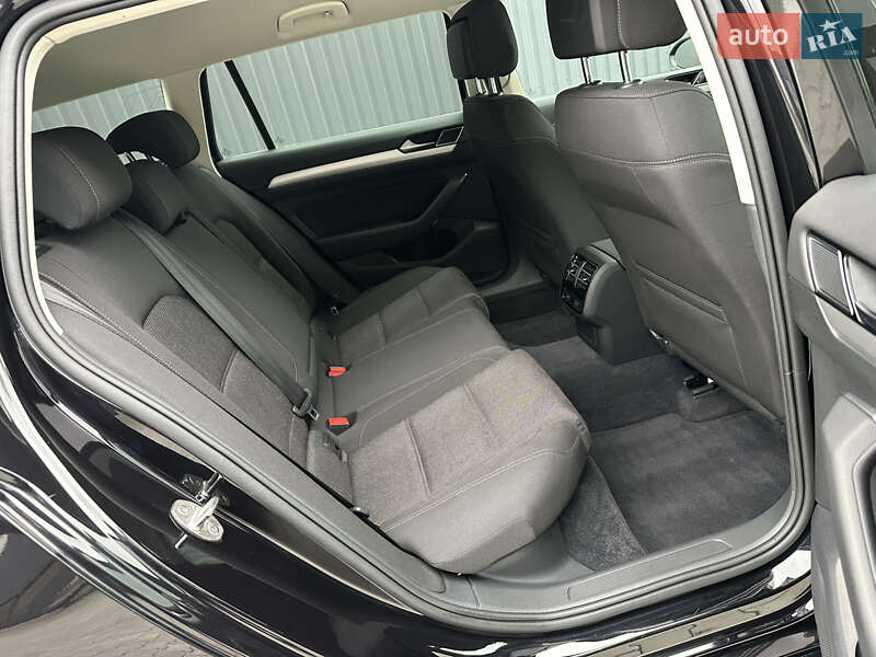 Универсал Volkswagen Passat 2018 в Дубно фото 37 Универсал Volkswagen Passat 2018 в Дубно
