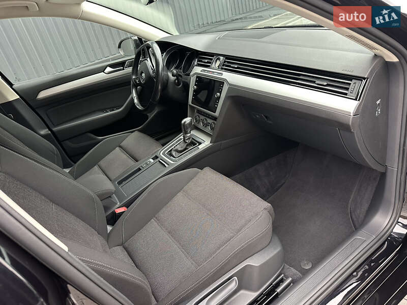 Универсал Volkswagen Passat 2018 в Дубно фото 40 Универсал Volkswagen Passat 2018 в Дубно