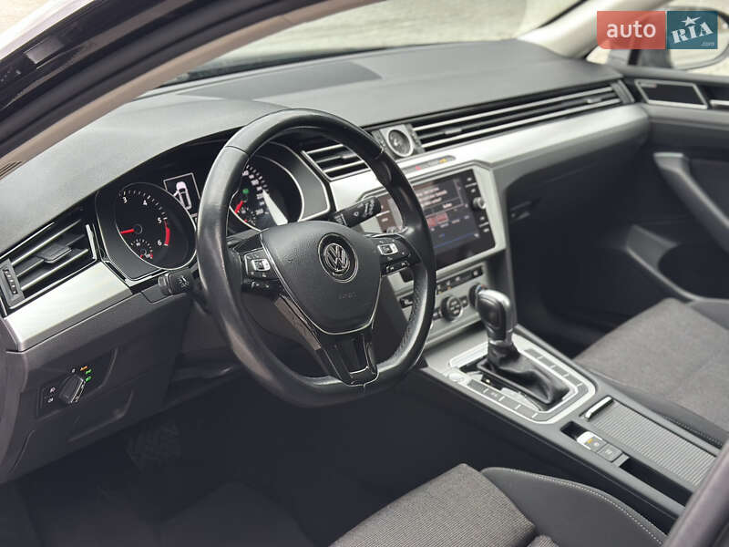Универсал Volkswagen Passat 2018 в Дубно фото 47 Универсал Volkswagen Passat 2018 в Дубно