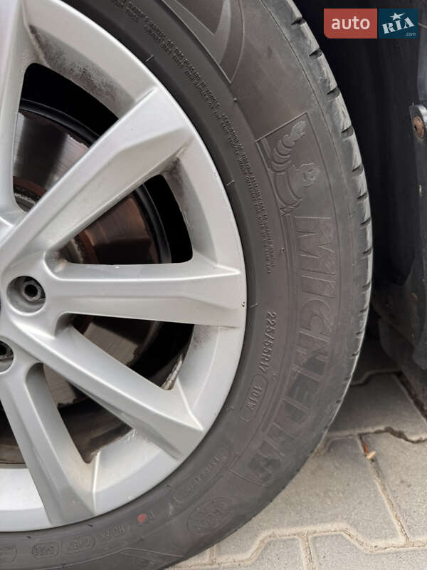 Седан Volkswagen Passat 2015 в Черновцах