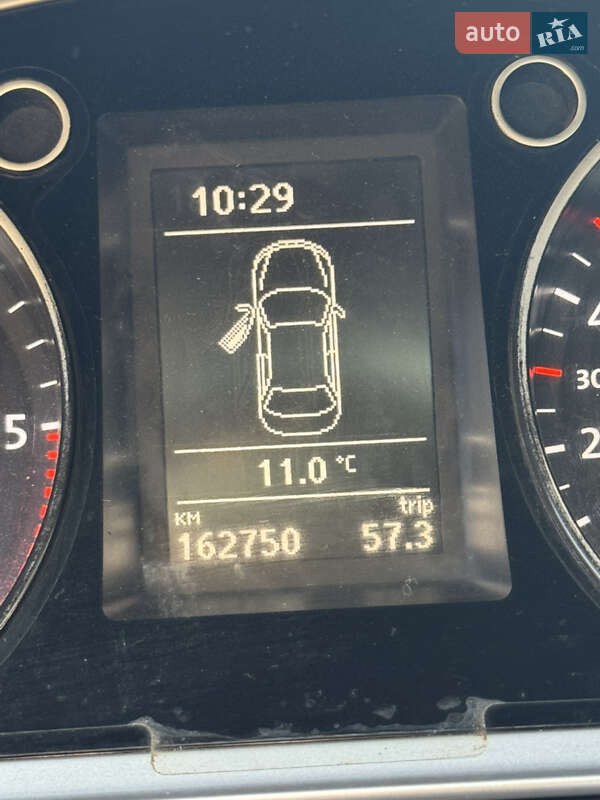 Седан Volkswagen Passat 2012 в Помічній