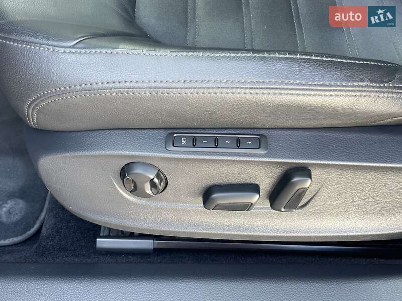 Седан Volkswagen Passat 2014 в Одесі