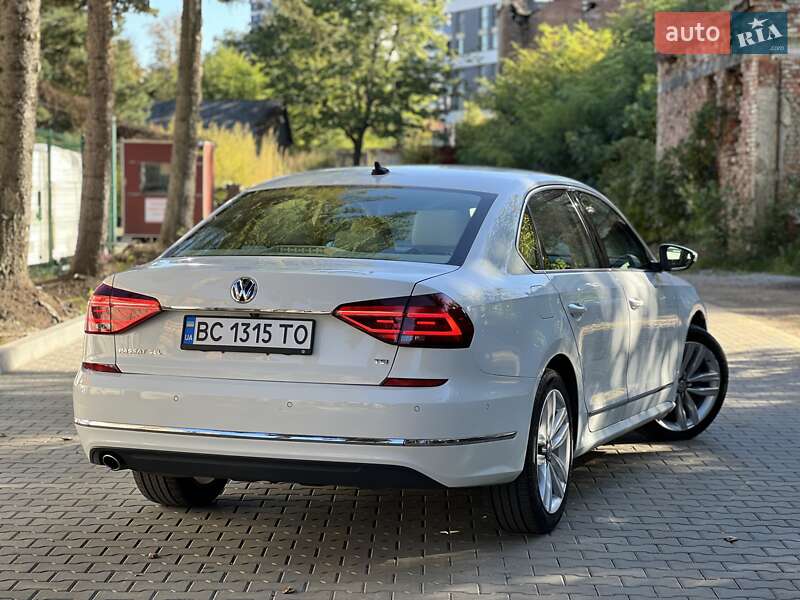 Седан Volkswagen Passat 2017 в Львове