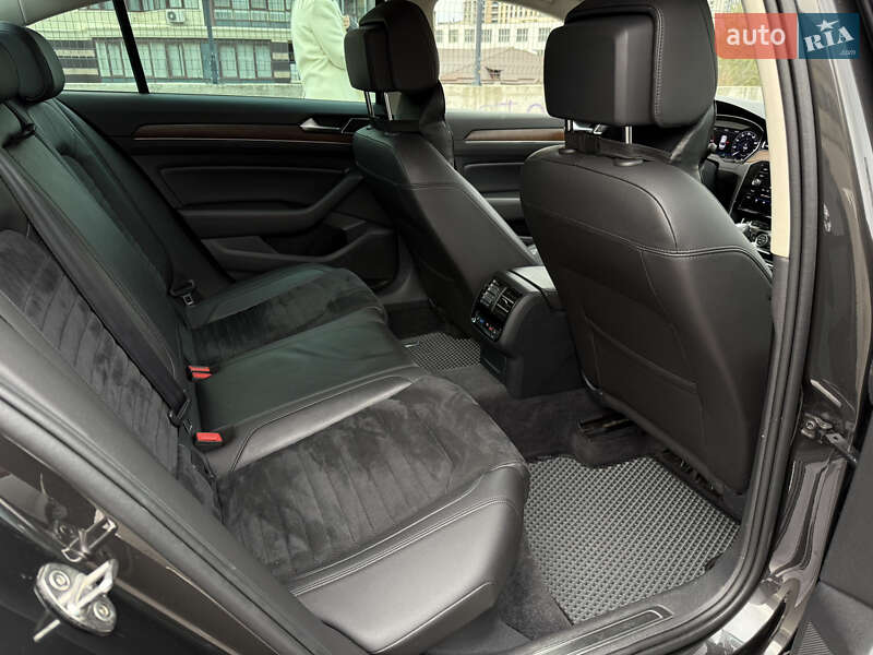 Седан Volkswagen Passat 2018 в Киеве фото 26 Седан Volkswagen Passat 2018 в Киеве