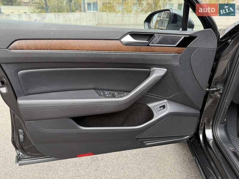 Седан Volkswagen Passat 2018 в Киеве фото 30 Седан Volkswagen Passat 2018 в Киеве
