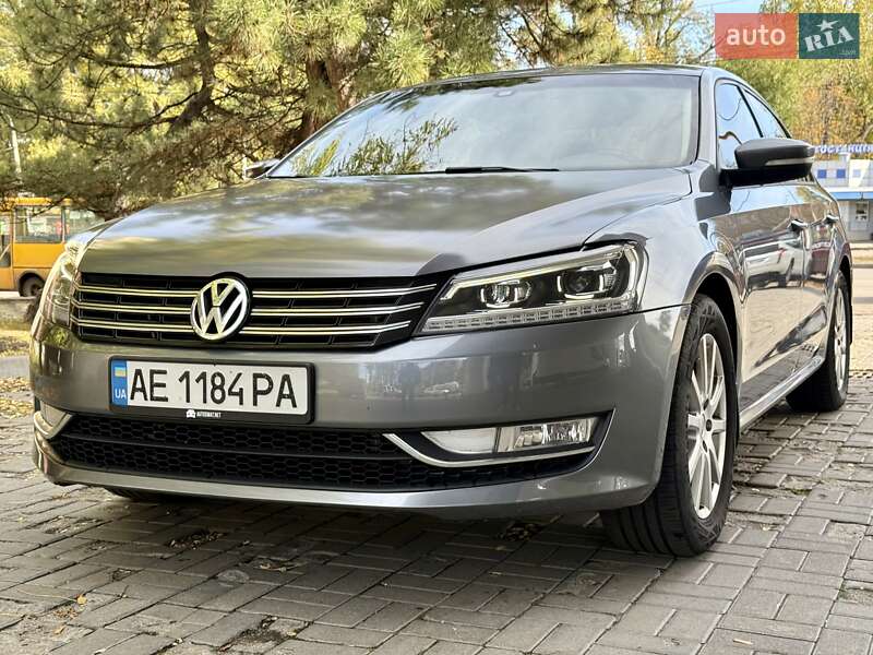 Седан Volkswagen Passat 2014 в Дніпрі