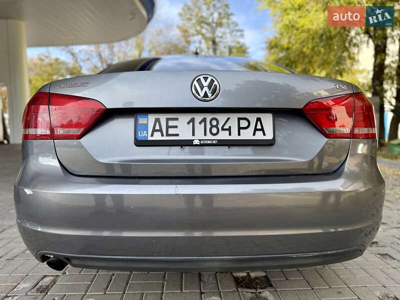 Седан Volkswagen Passat 2014 в Дніпрі