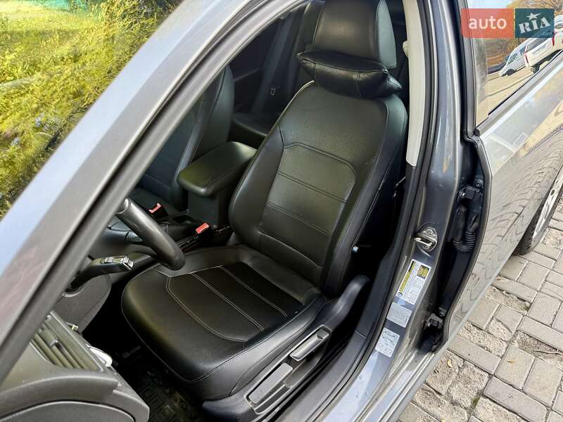 Седан Volkswagen Passat 2014 в Дніпрі