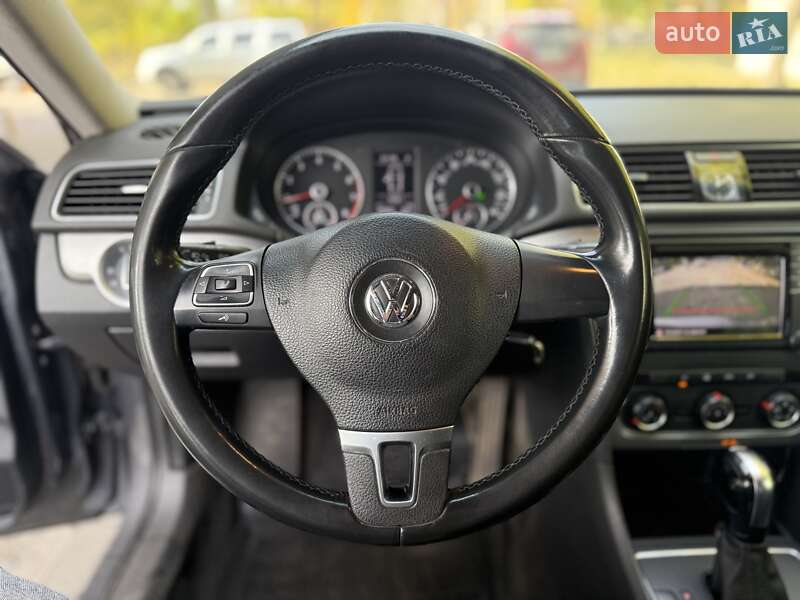 Седан Volkswagen Passat 2014 в Дніпрі