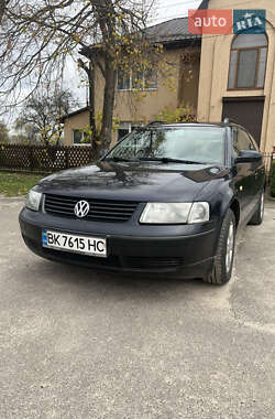 Универсал Volkswagen Passat 1999 в Заречном