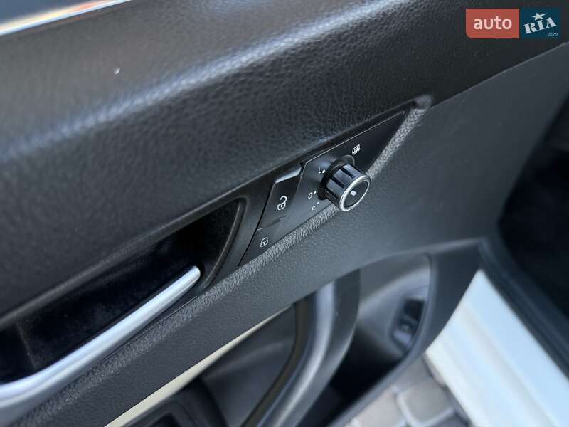 Седан Volkswagen Passat 2015 в Львові