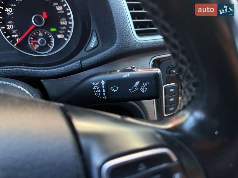 Седан Volkswagen Passat 2015 в Львові
