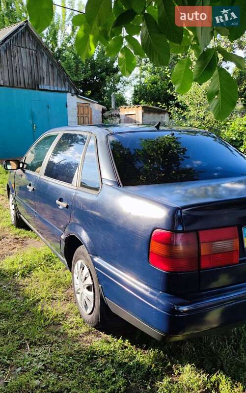 Седан Volkswagen Passat 1994 в Золотоноші