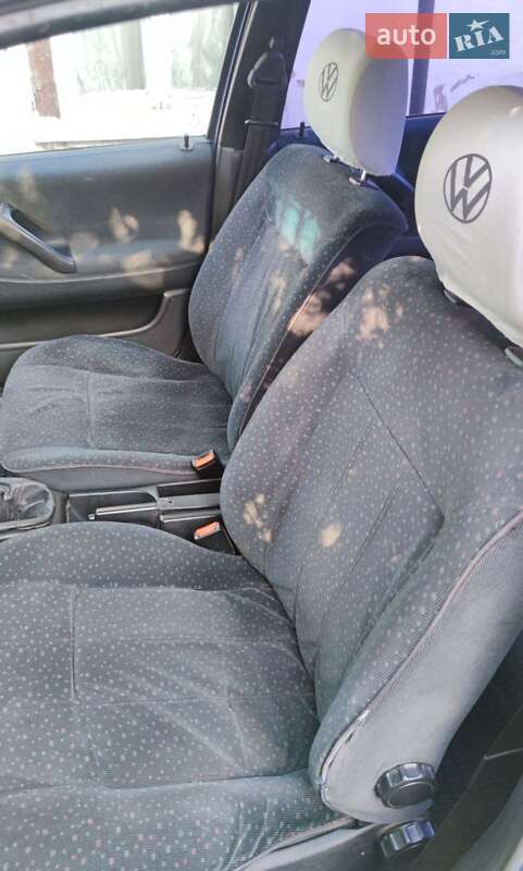 Седан Volkswagen Passat 1994 в Золотоноші