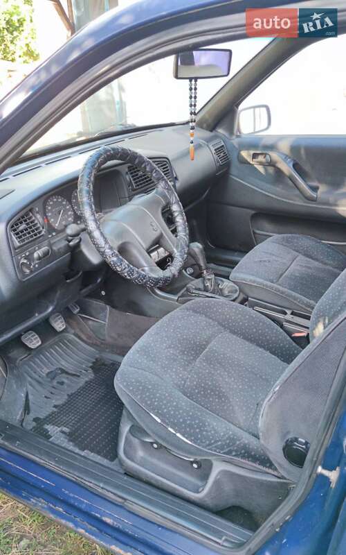 Седан Volkswagen Passat 1994 в Золотоноші
