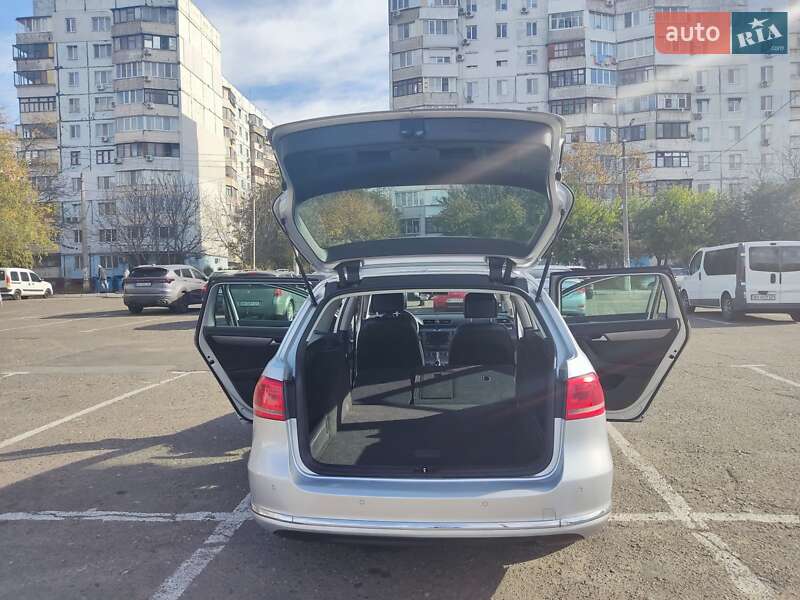 Универсал Volkswagen Passat 2012 в Одессе