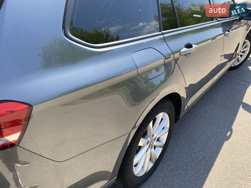 Универсал Volkswagen Passat 2016 в Павлограде фото 12 Универсал Volkswagen Passat 2016 в Павлограде