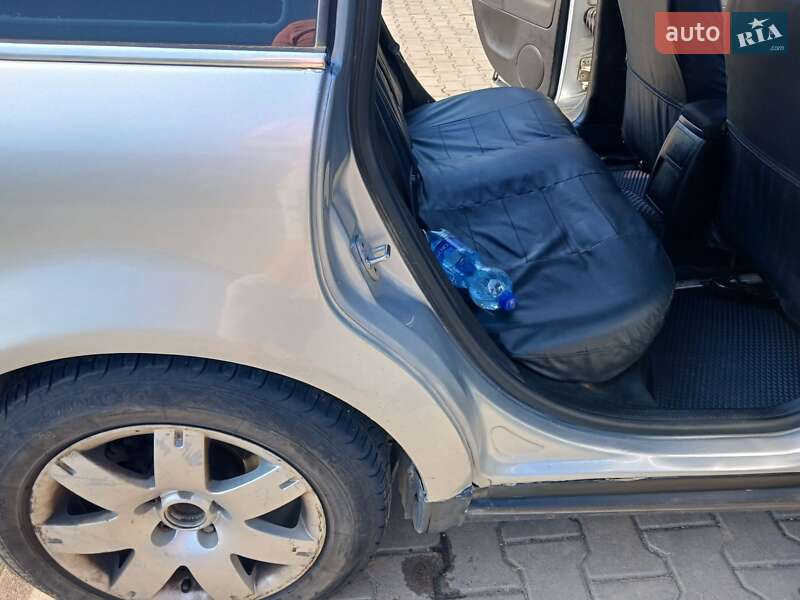 Універсал Volkswagen Passat 2000 в Галичі