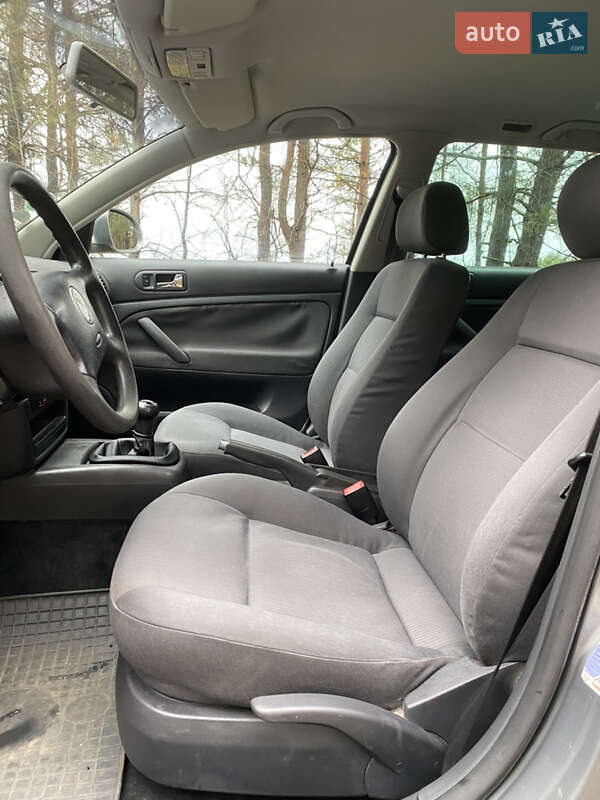 Универсал Volkswagen Passat 2003 в Киеве