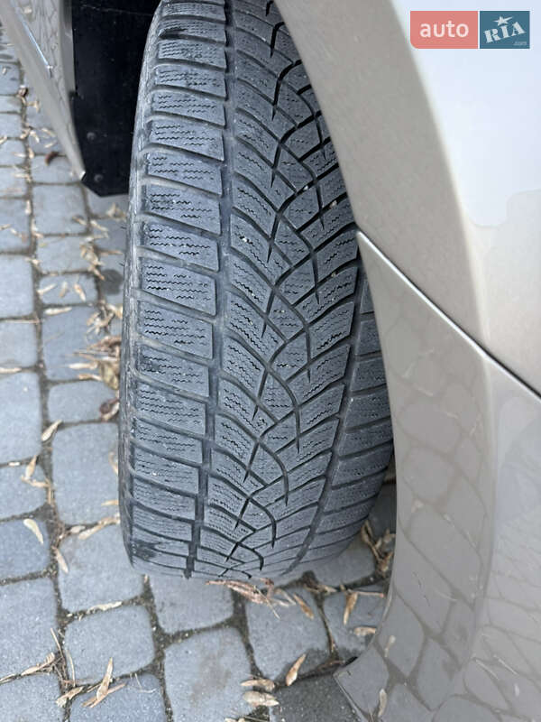 Седан Volkswagen Passat 2015 в Тернополі