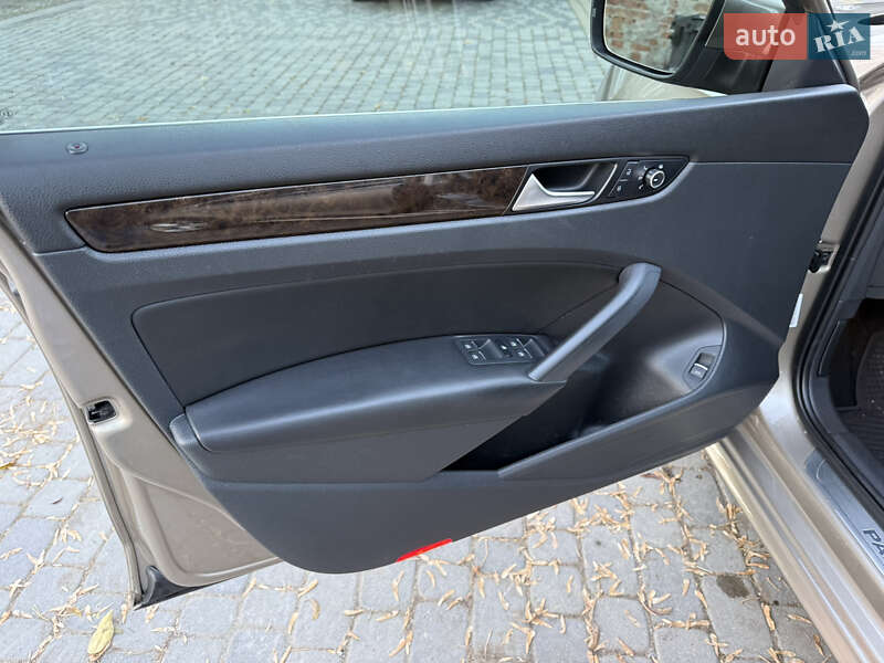 Седан Volkswagen Passat 2015 в Тернополі