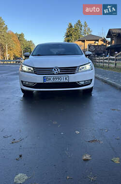 Седан Volkswagen Passat 2014 в Дубно