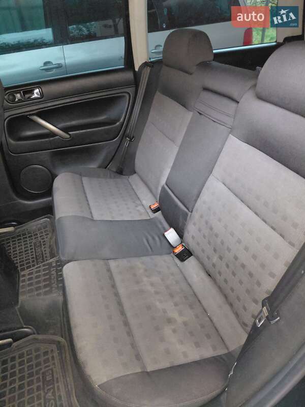 Универсал Volkswagen Passat 2001 в Черновцах
