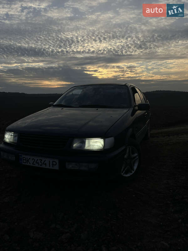 Седан Volkswagen Passat 1995 в Дубно фото 10 Седан Volkswagen Passat 1995 в Дубно