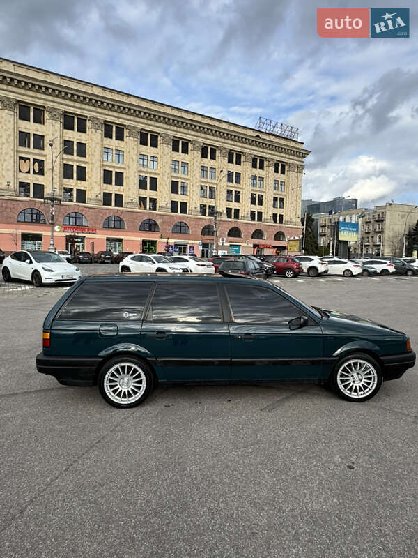 Універсал Volkswagen Passat 1990 в Харкові
