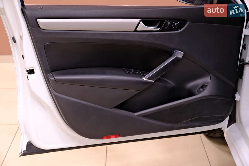 Седан Volkswagen Passat 2020 в Одессе