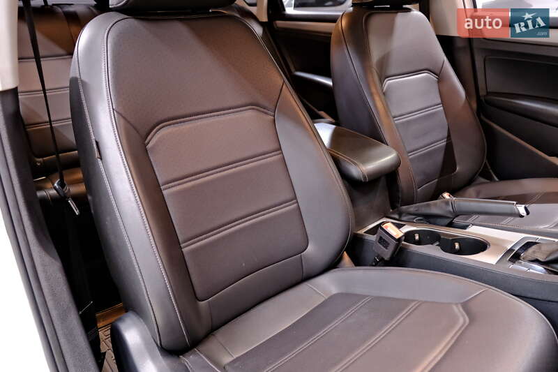 Седан Volkswagen Passat 2020 в Одессе