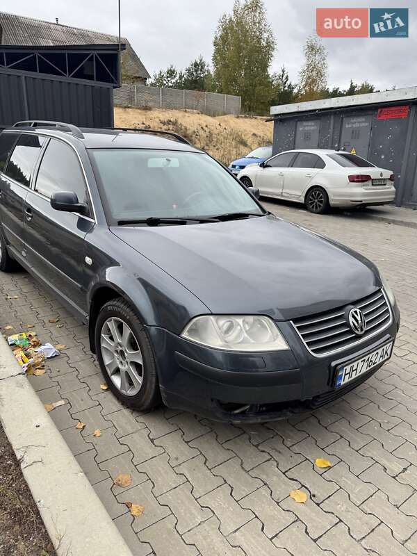 Універсал Volkswagen Passat 2002 в Ірпені