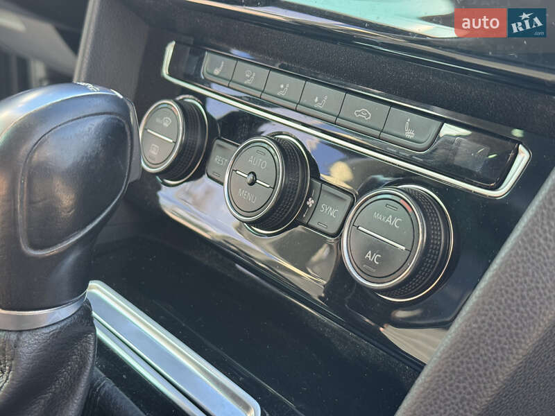 Універсал Volkswagen Passat 2016 в Києві