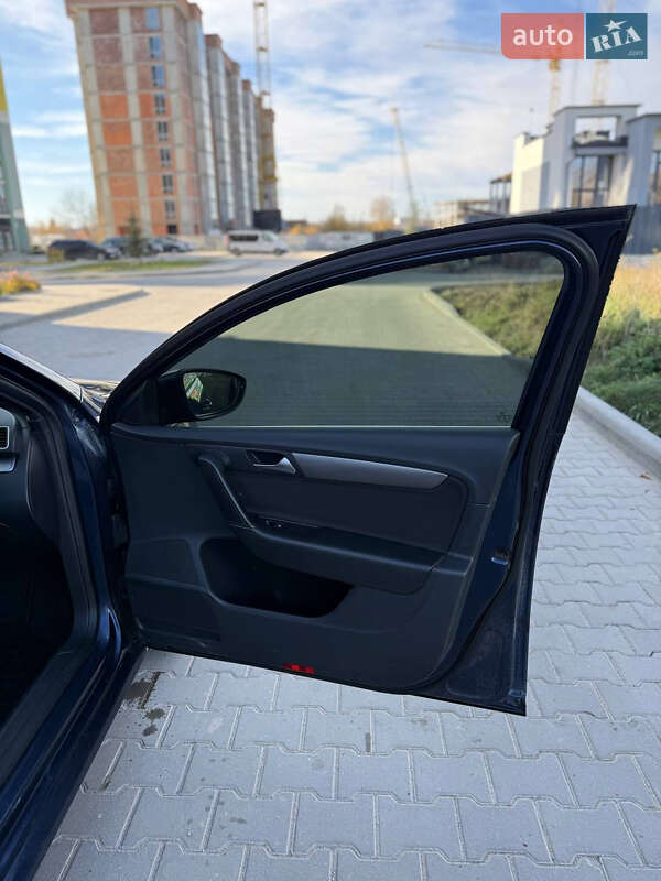 Универсал Volkswagen Passat 2013 в Тернополе фото 25 Универсал Volkswagen Passat 2013 в Тернополе