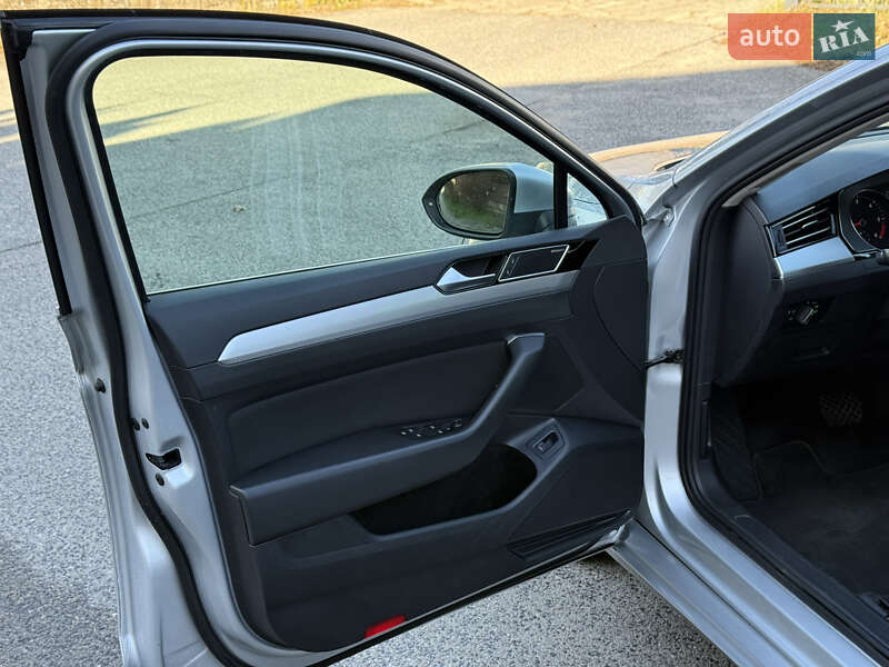 Универсал Volkswagen Passat 2018 в Дубно