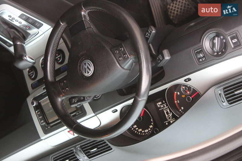 Седан Volkswagen Passat 2009 в Днепре