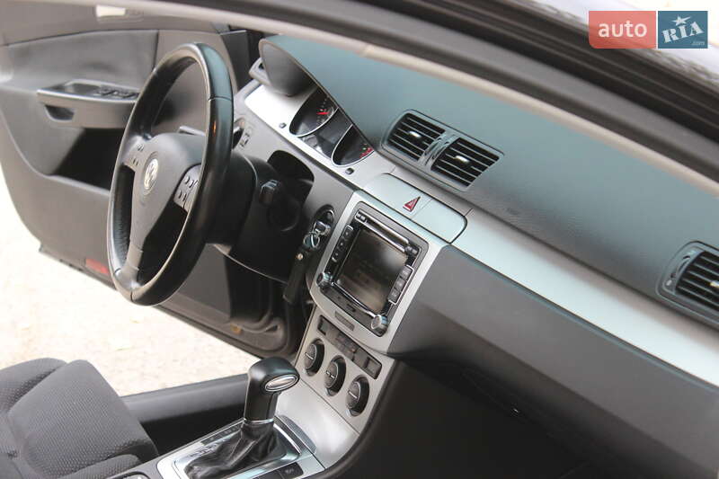 Седан Volkswagen Passat 2009 в Днепре