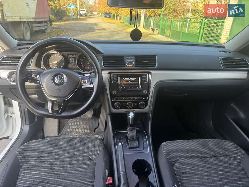 Седан Volkswagen Passat 2017 в Одессе