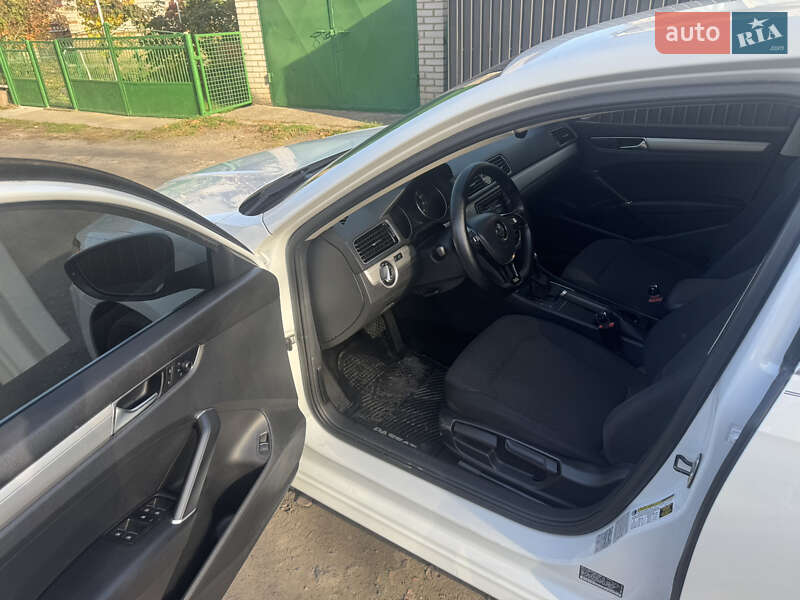 Седан Volkswagen Passat 2017 в Одессе