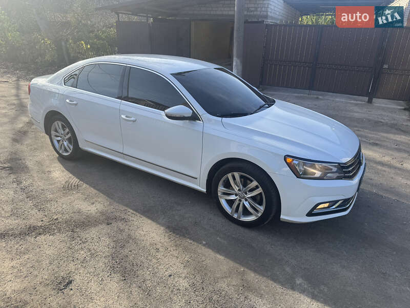 Седан Volkswagen Passat 2017 в Одессе