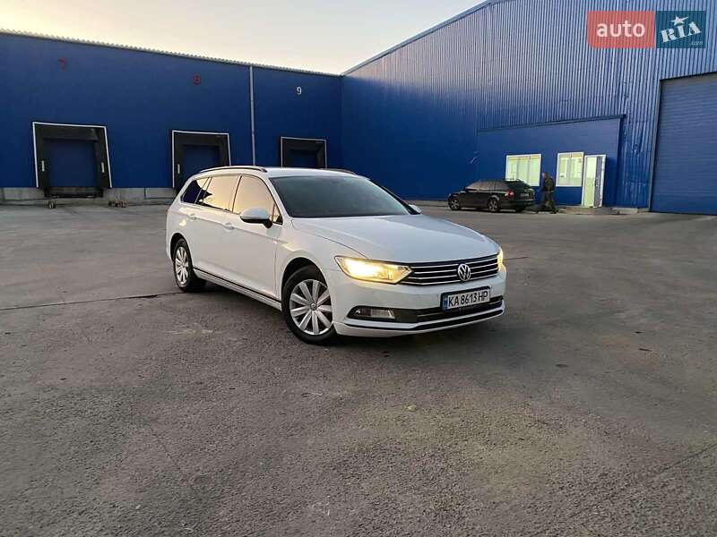 Универсал Volkswagen Passat 2017 в Житомире