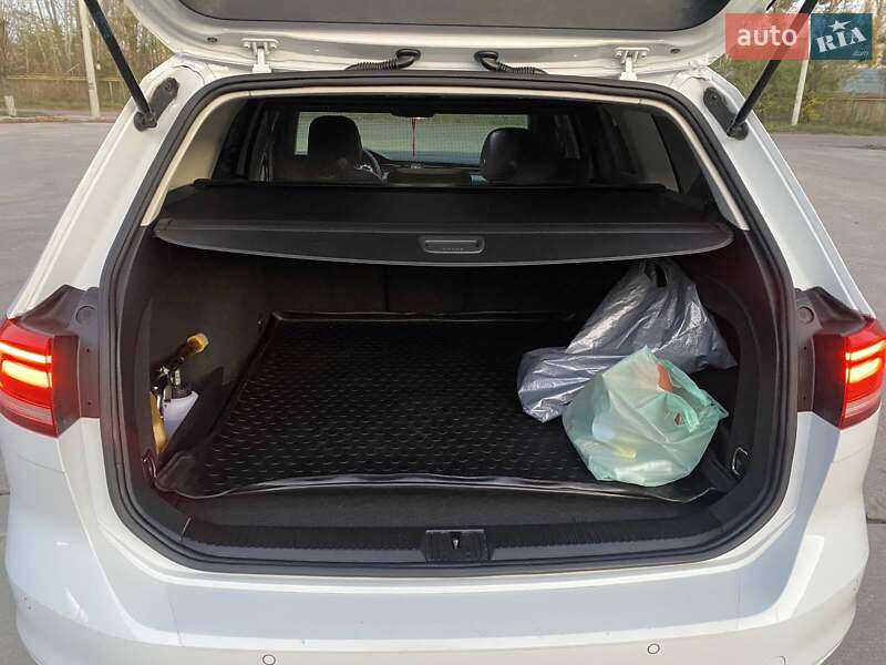 Универсал Volkswagen Passat 2017 в Житомире