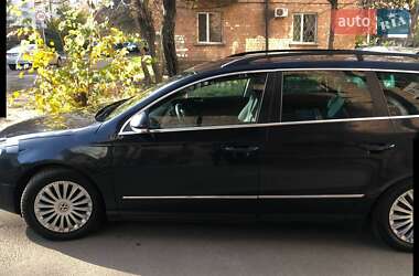 Универсал Volkswagen Passat 2010 в Киеве