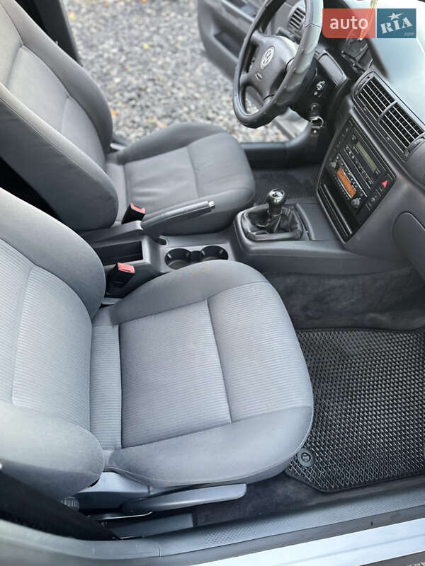 Седан Volkswagen Passat 2004 в Хмельницком