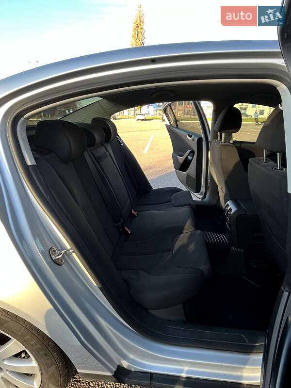 Седан Volkswagen Passat 2008 в Житомире