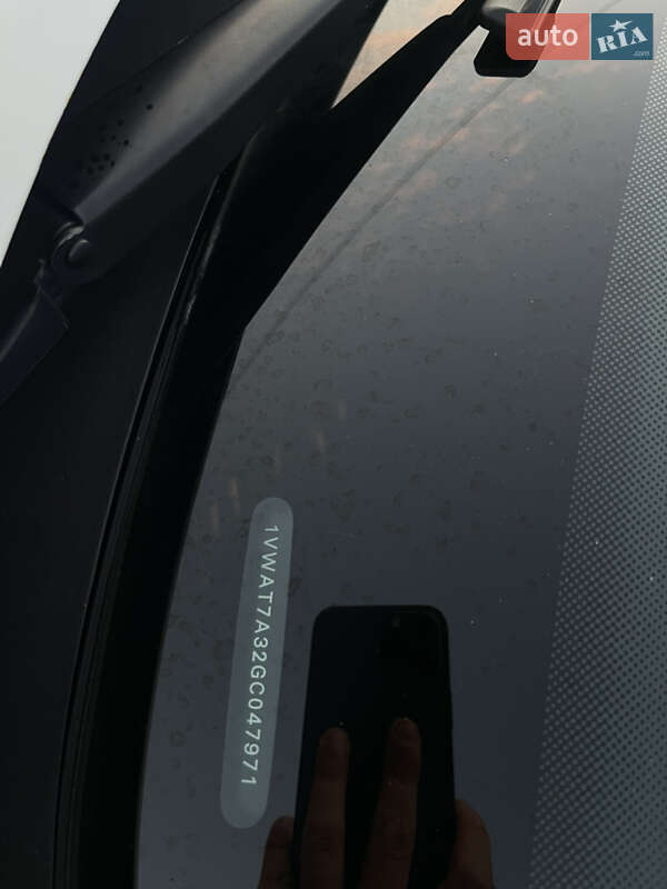 Седан Volkswagen Passat 2016 в Житомире